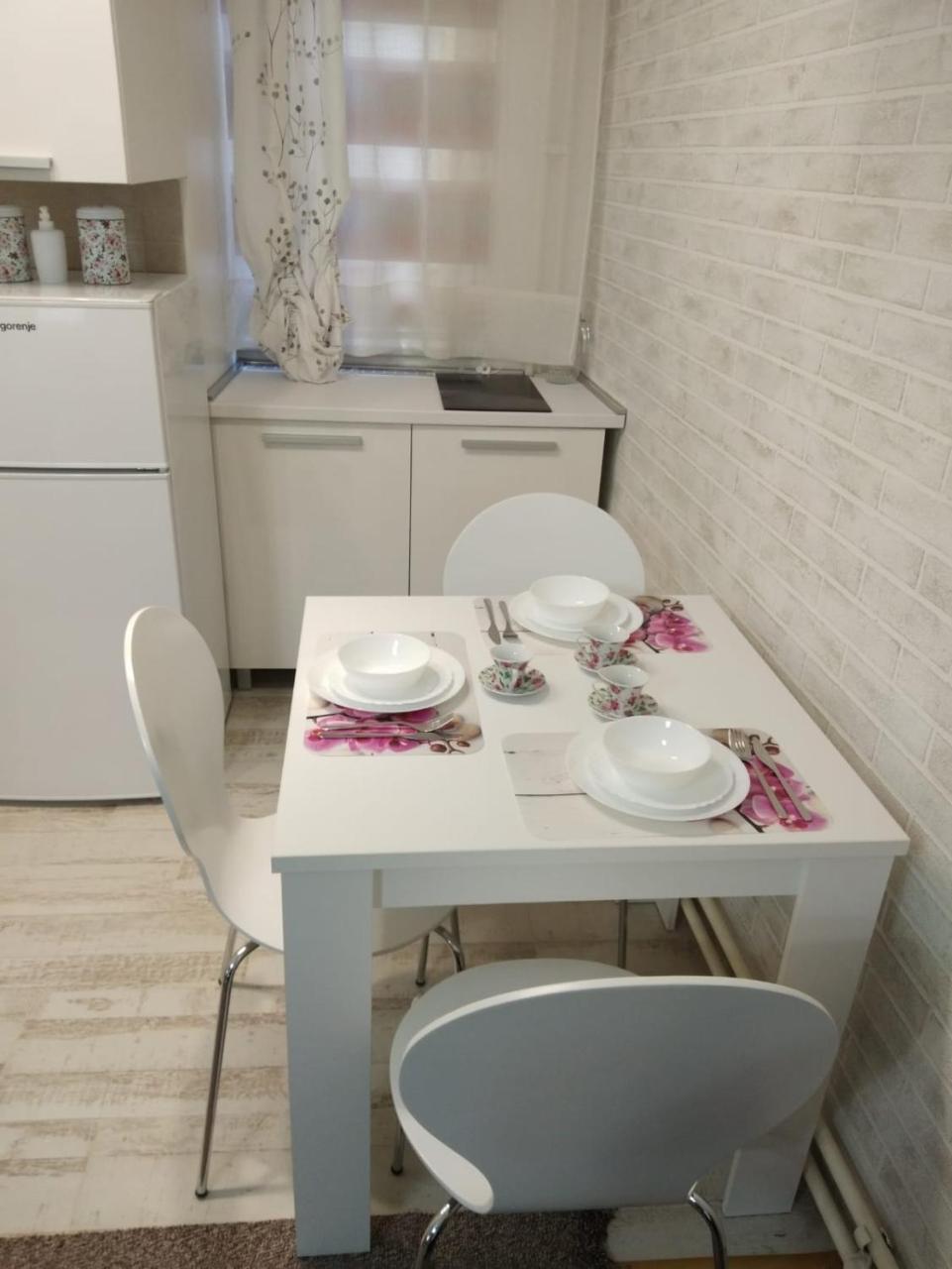 Apartman "Garden" Novi Sad Extérieur photo